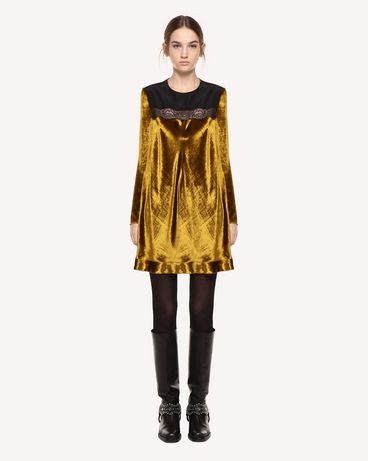 REDValentino 蕾丝饰带垂顺天鹅绒连衣裙。
