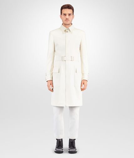 拿铁色小羊皮外套