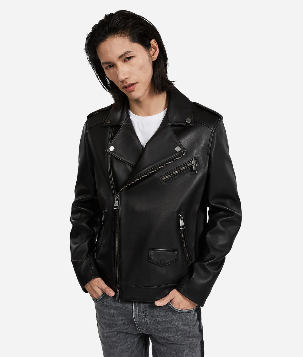 KARL LAGERFELD Bikerjacke aus Leder
Karls Signature-Look Jacke Herren f