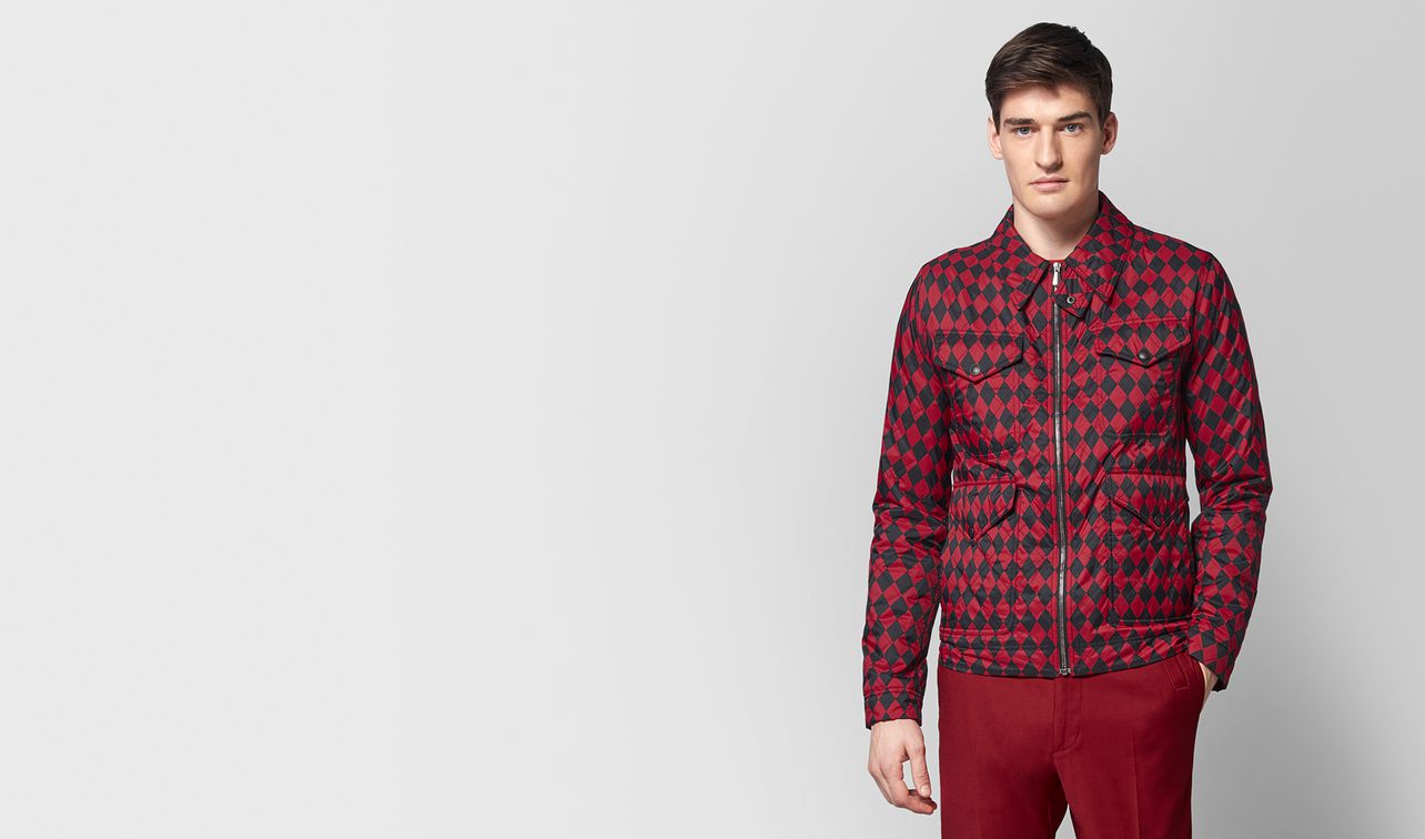 nero/china red nylon jacket landing