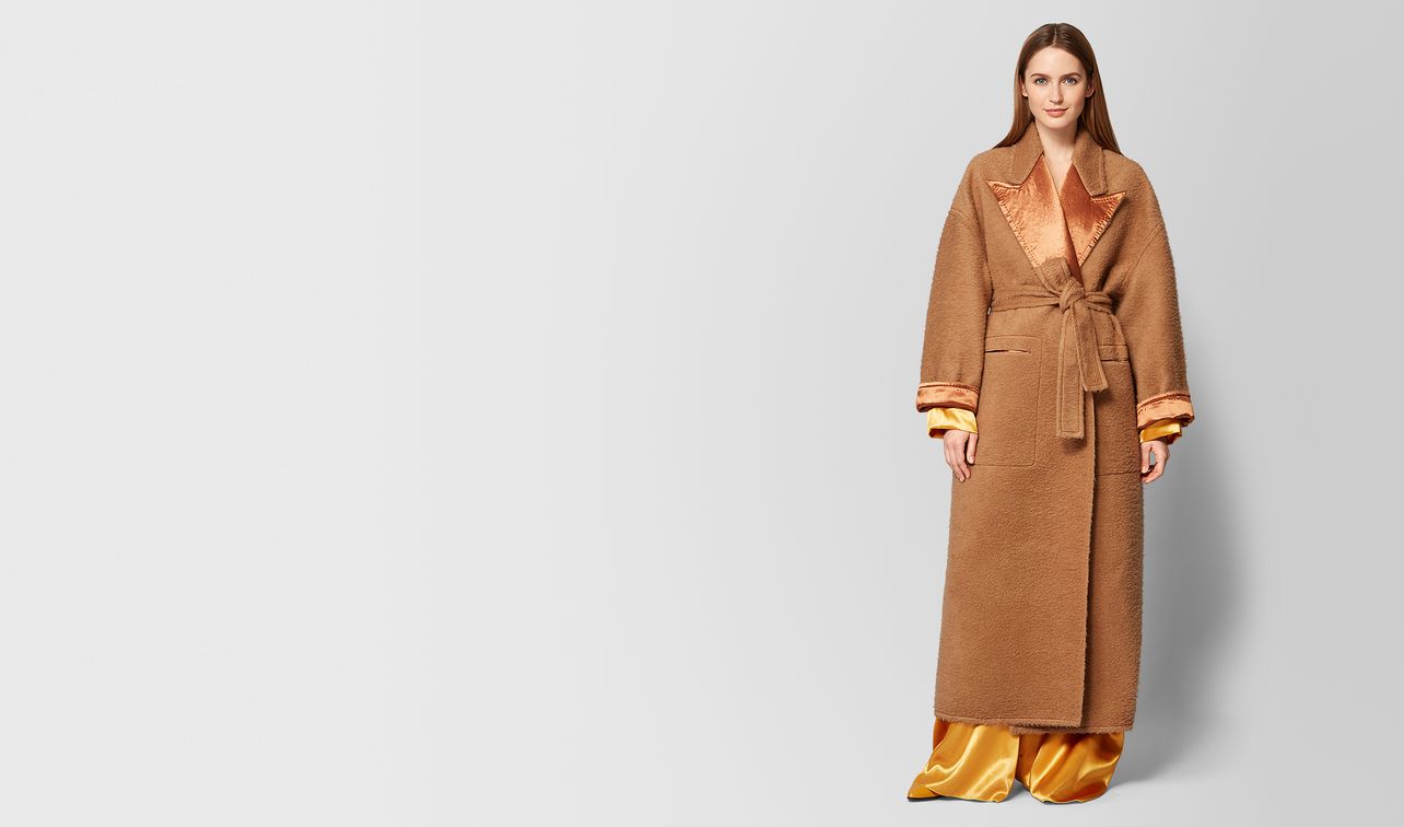 manteau en mohair et satin camel/fawn landing