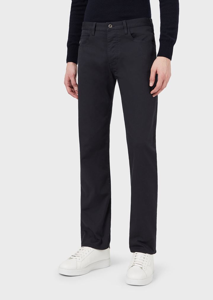 vaqueros-j21-de-corte-regular-en-gabardina-de-algodon-elastico vaqueros-j21-de-corte-regular-en-gabardina-de-algodon-elastico