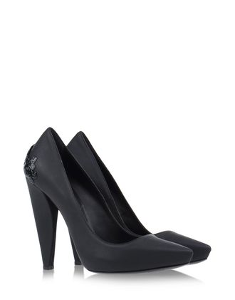 Closed toe - McQ Alexander McQueen