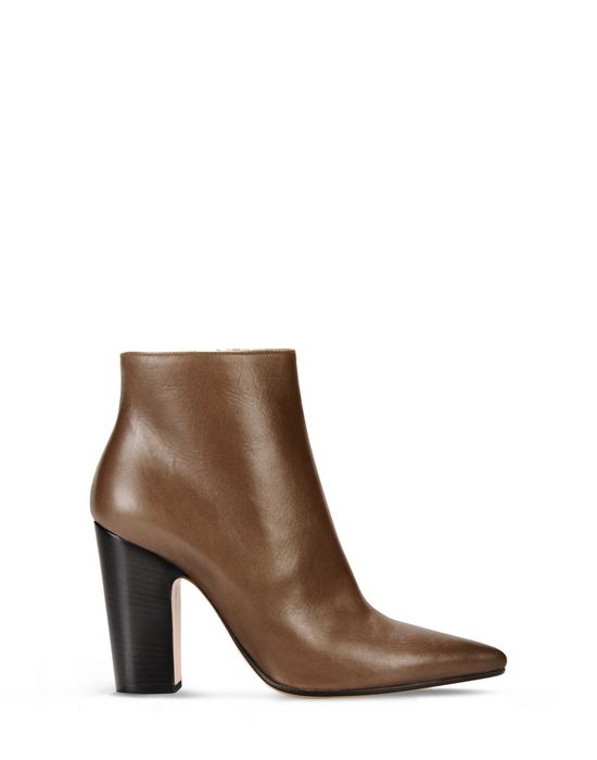 Maison Margiela Pointed Toe Calfskin Ankle Boots Women | Online ...