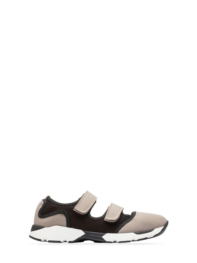 trendy platform flip flops
