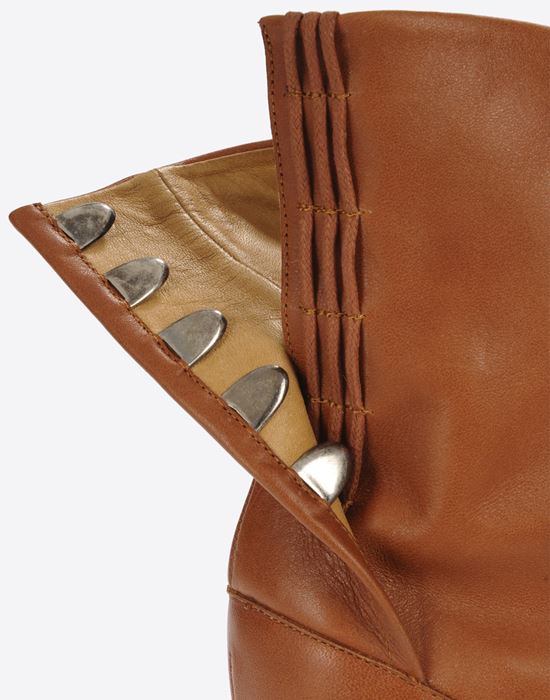 painted calfskin tabi boots
