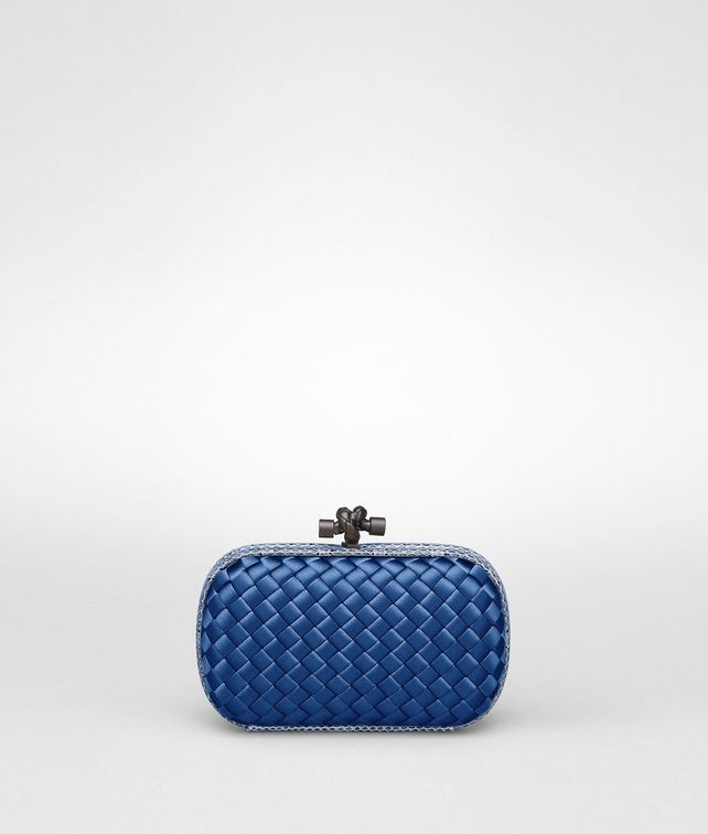 BOTTEGA VENETA KNOT AUS INTRECCIO IMPERO IN ELECTRIQUE MIT AYERS-DETAILS Clutch Damen fp