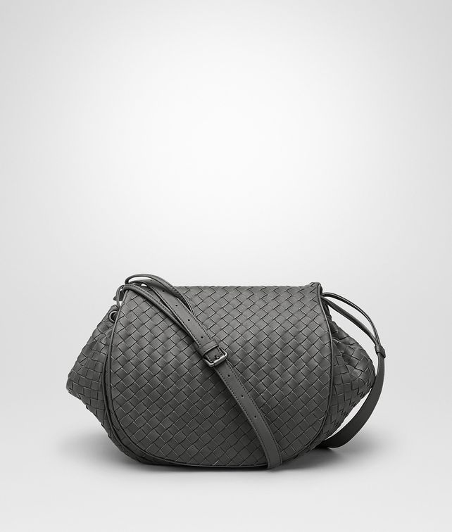 BOTTEGA VENETA MESSENGER BAG IN NEW LIGHT GREY INTRECCIATO NAPPA Crossbody and Belt Bags Woman fp