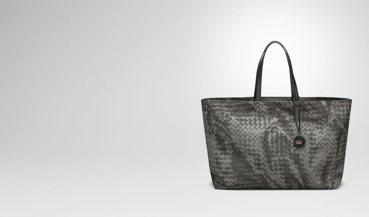 medium tote bag in new light grey intrecciolusion landing