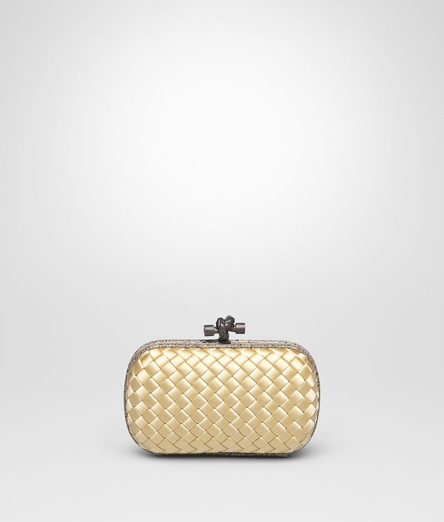 BOTTEGA VENETA KNOT AUS INTRECCIO IMPERO IN FLAMINGO MIT AYERS-DETAILS Clutch Damen fp