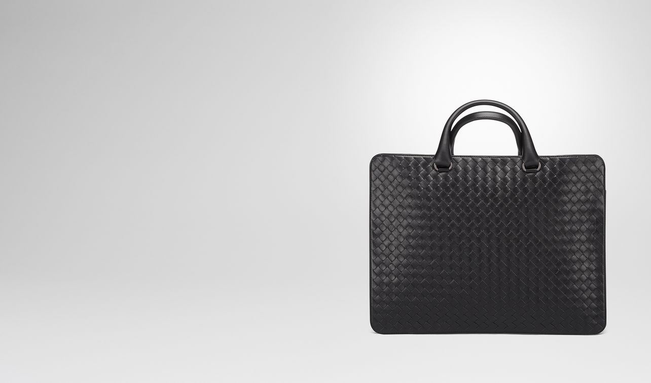 briefcase in nero intrecciato calf landing