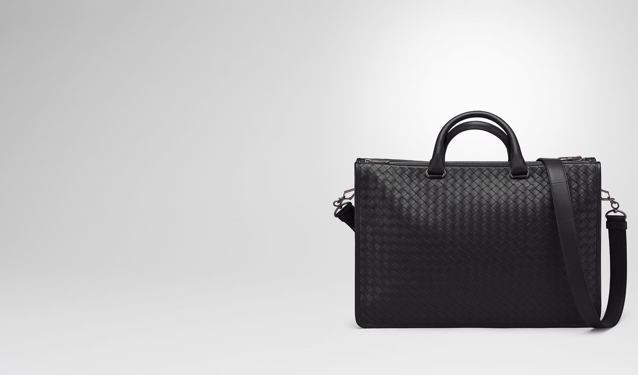 briefcase in nero intrecciato calf landing