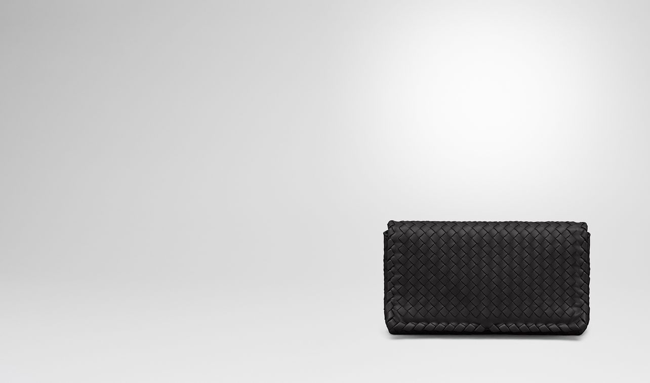 clutch bag in nero intrecciato nappa landing