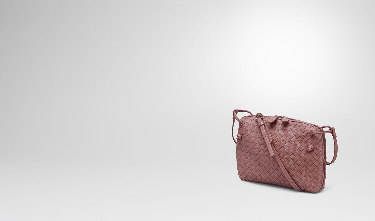 messenger bag in dusty rose intrecciato nappa landing