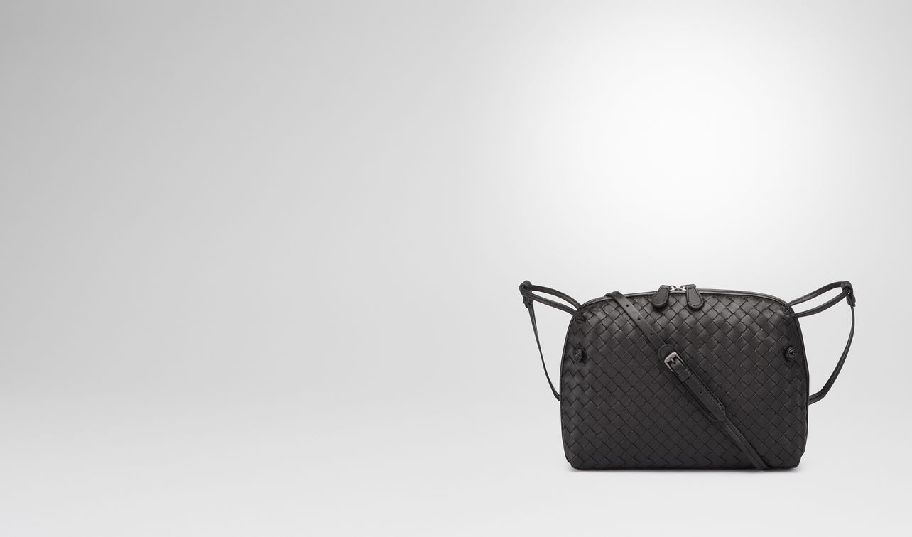 nero intrecciato nappa leather nodini bag
landing