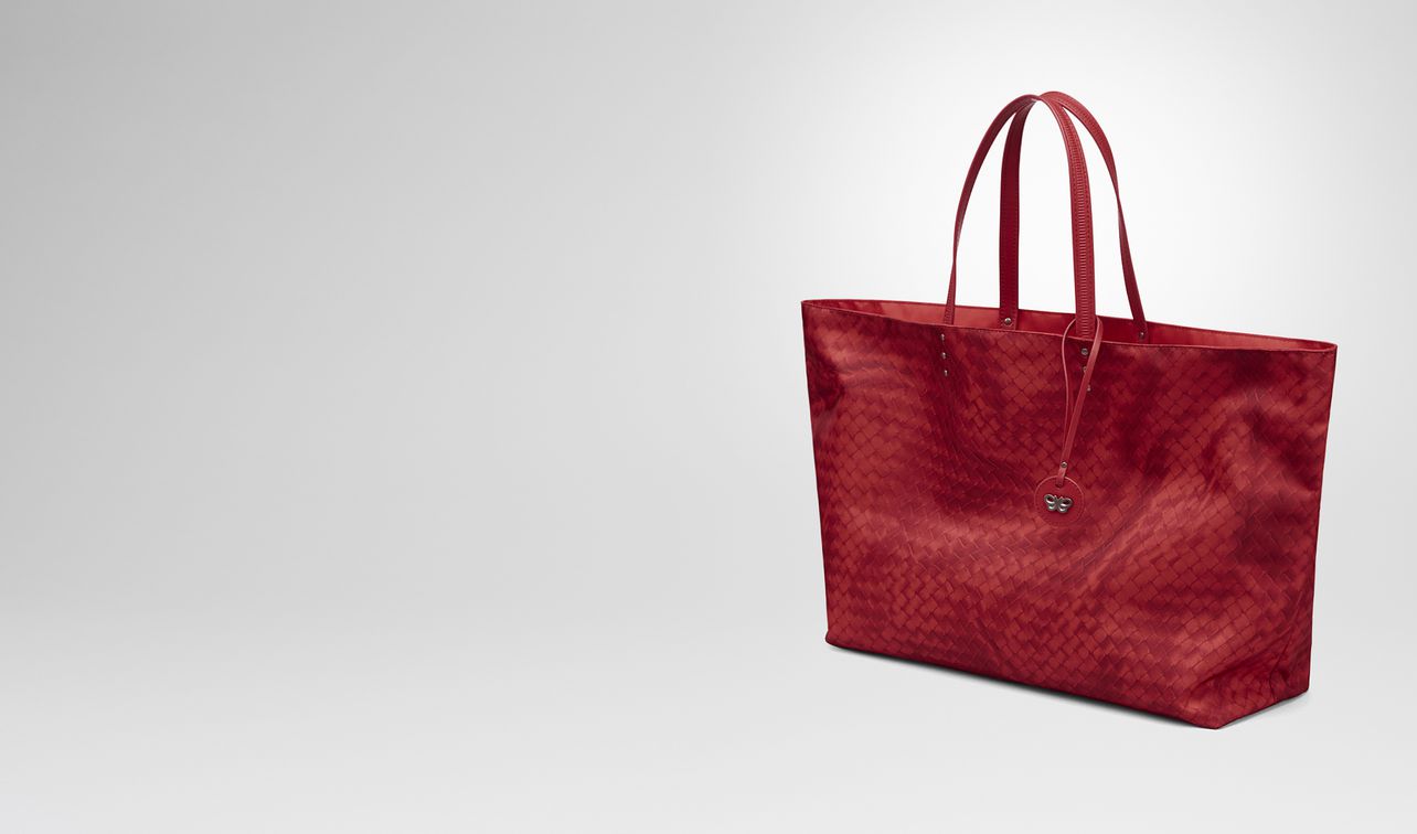 tote bag in china red intrecciolusion landing
