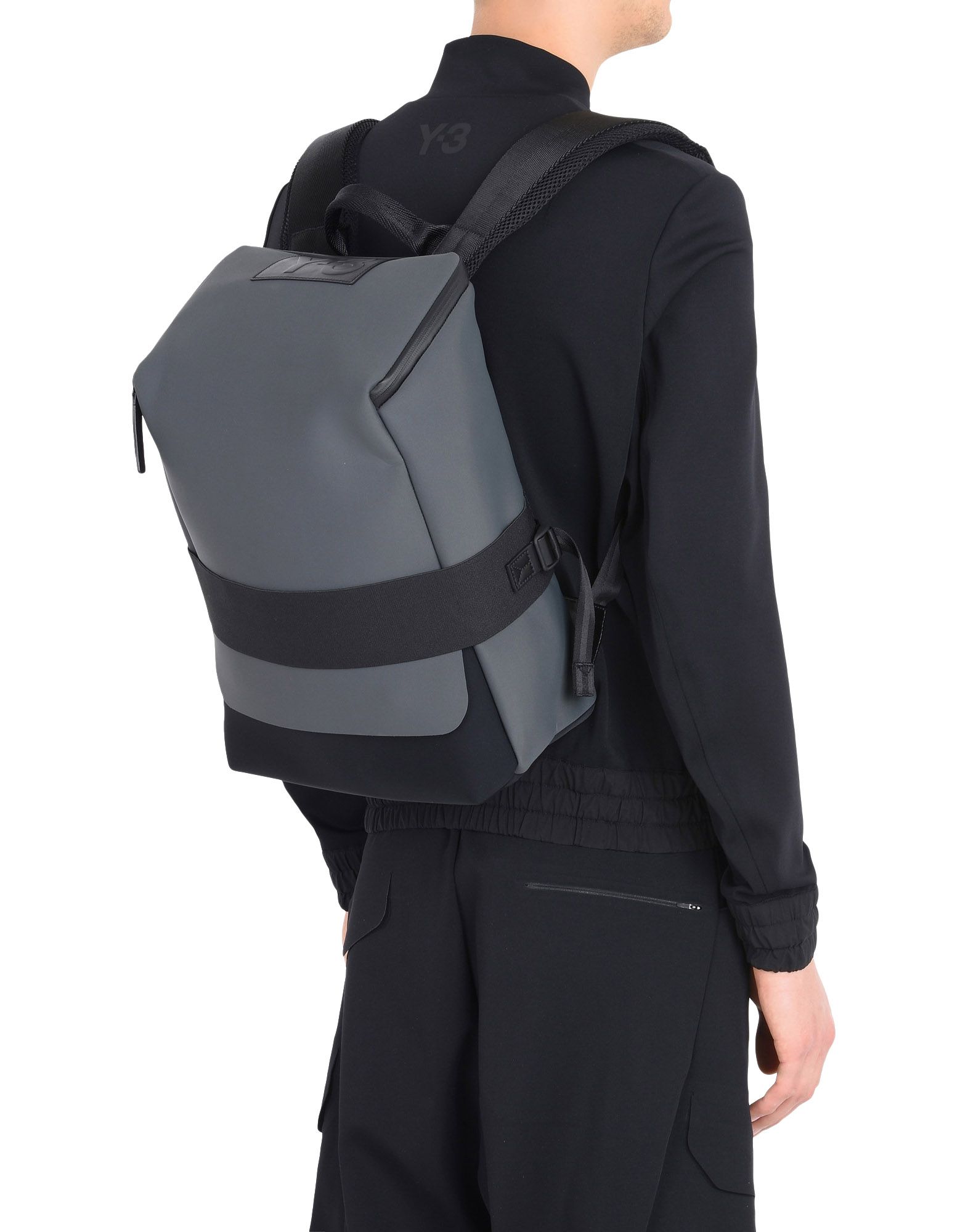 y3 running backpack