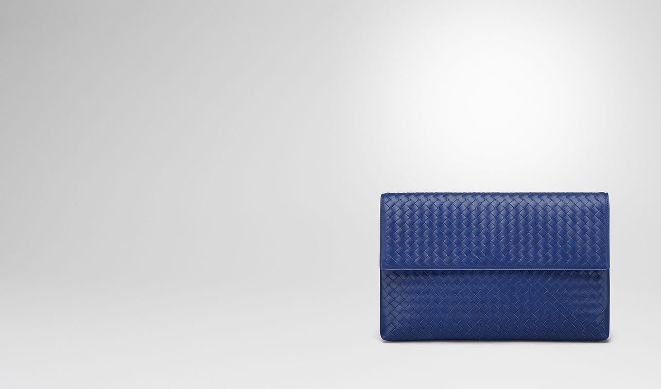 intrecciato dokumentenmappe in cobalt blue landing