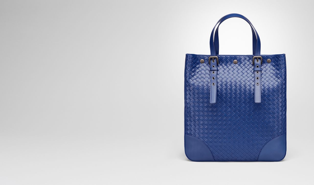 cobalt blue intrecciato aquatre bag landing