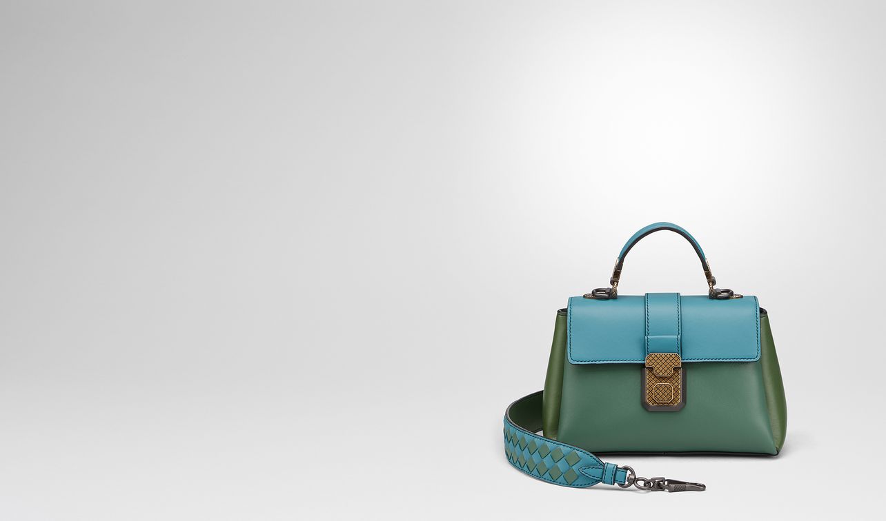 kleine piazza tasche aus nappa in thyme landing