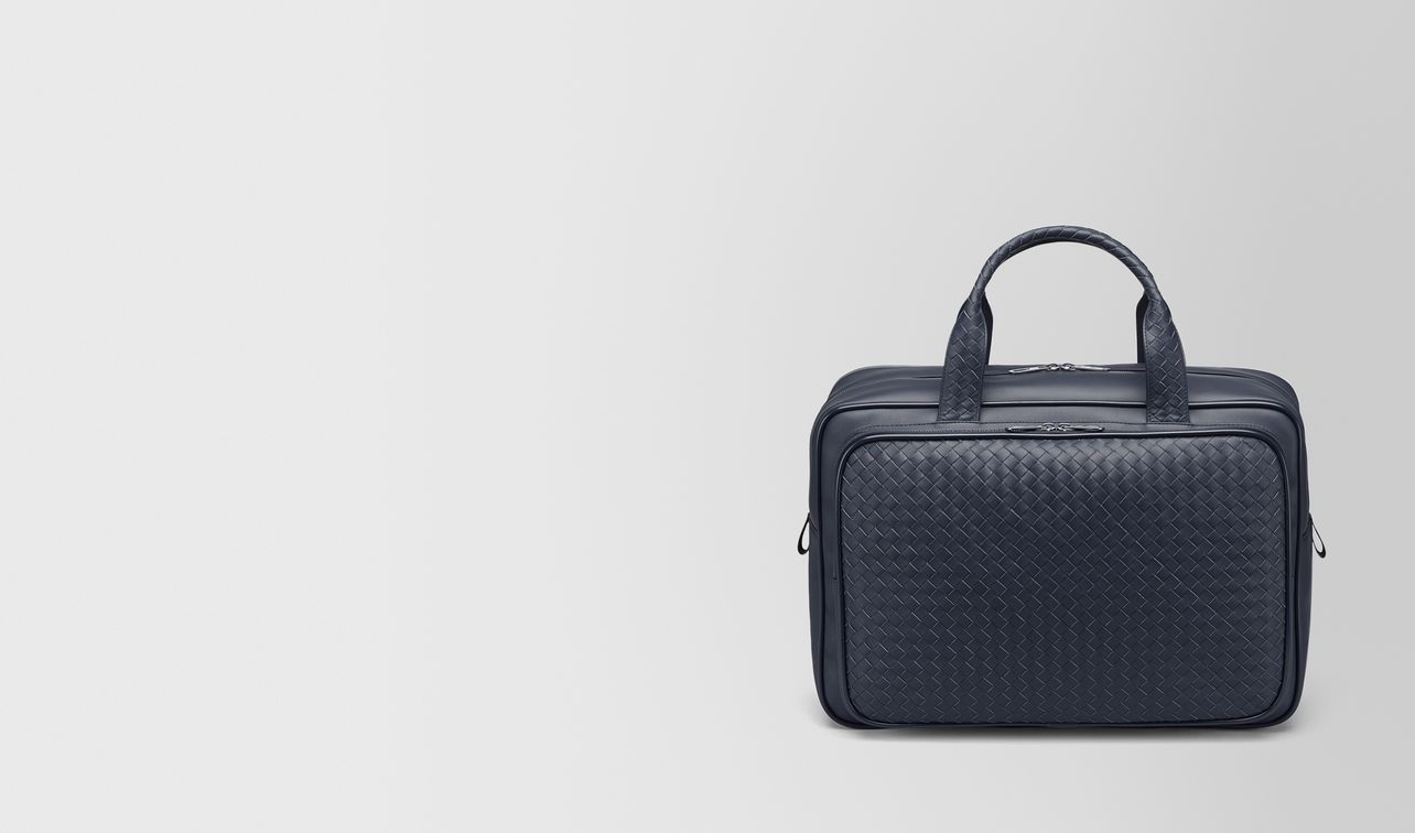 travel bag in light tourmaline intrecciato vn landing