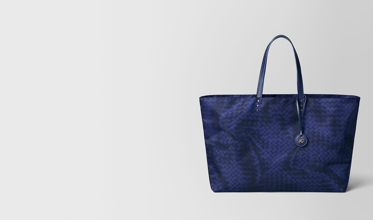 large tote in intrecciolusion landing