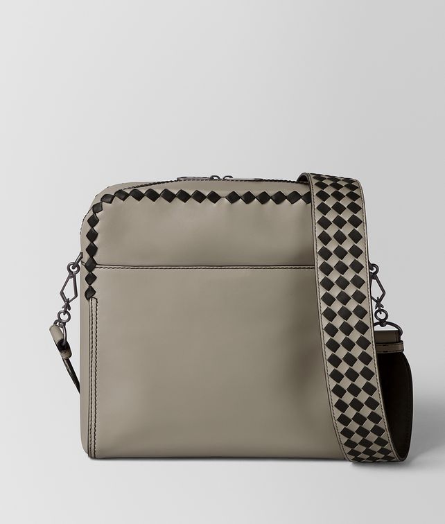 BOTTEGA VENETA DARK CEMENT/NERO CALF INTRECCIATO CHECKER PILOT BAG Messenger Bag Man fp