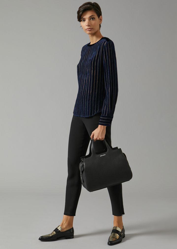 Bolso de mano de piel graneada con bandolera desmontable Bolso de mano de piel graneada con bandolera desmontable