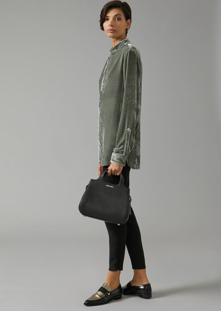 Bolso de mano de piel graneada con bandolera desmontable Bolso de mano de piel graneada con bandolera desmontable