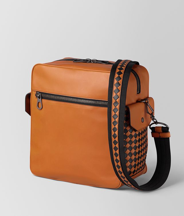 BOTTEGA VENETA ORANGE/NERO BUTTER CALF PILOT 18 BAG Messenger Bag Man fp
