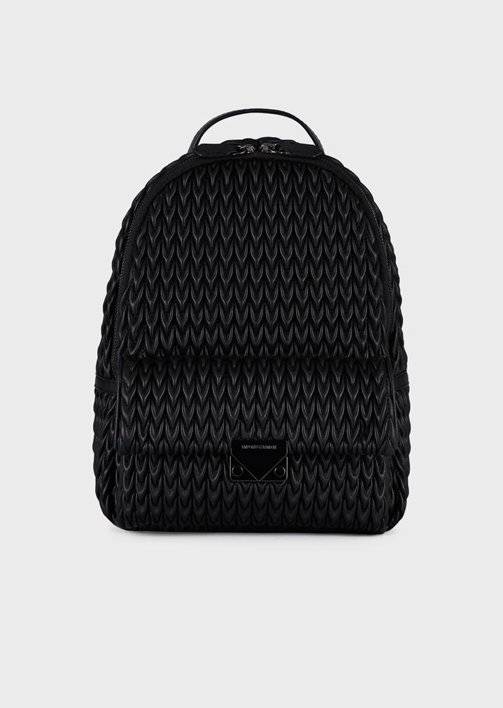 Mochila de napa sintética pespuntada con motivo de gota Mochila de napa sintética pespuntada con motivo de gota