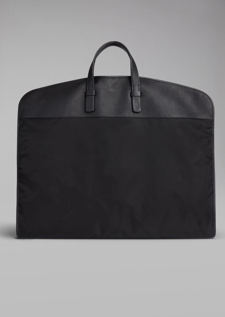 portratrajes-de-nailon-con-inserciones-de-piel portratrajes-de-nailon-con-inserciones-de-piel