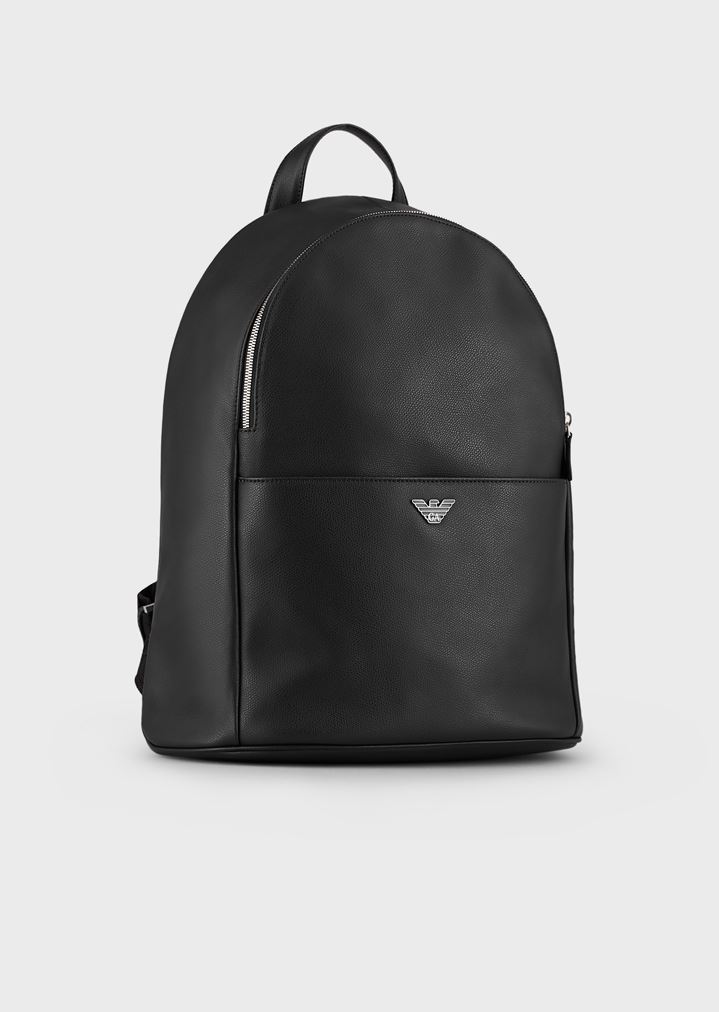 Mochila de piel granulada con bolsillo en la parte delantera Mochila de piel granulada con bolsillo en la parte delantera