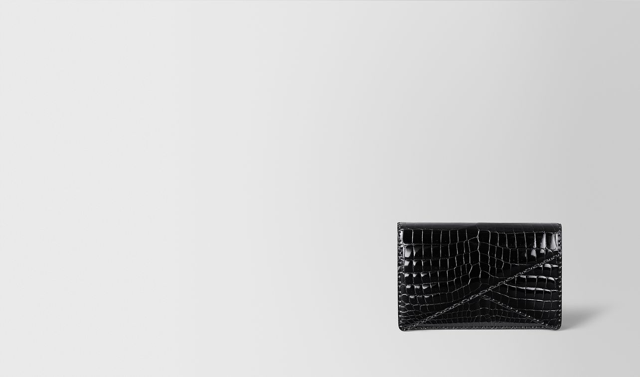 nero crocodile bv clutch landing