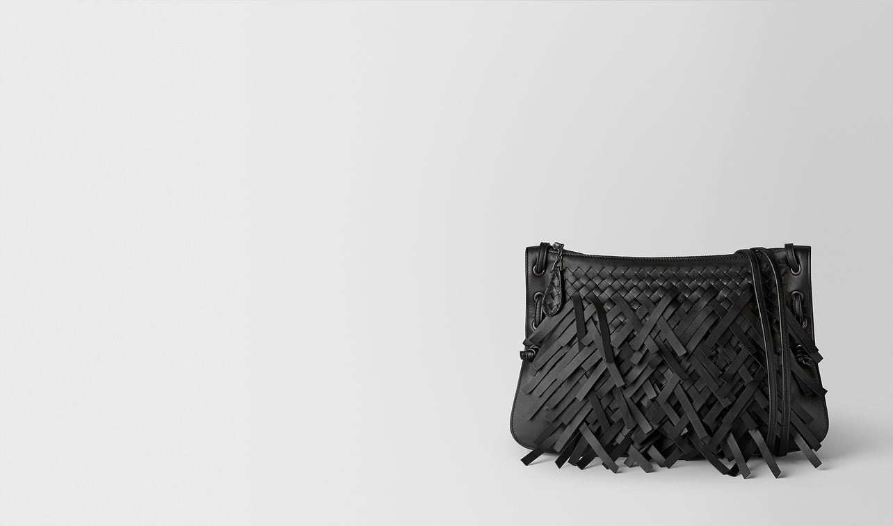 messenger-tasche mit fransen aus palio in nero landing