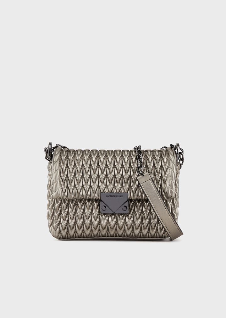 Bolso bandolera de napa sintética pespuntada con motivo de gota Bolso bandolera de napa sintética pespuntada con motivo de gota