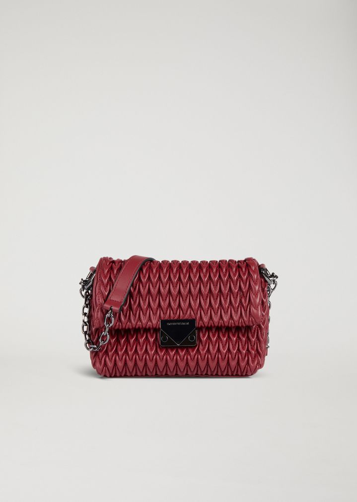 Bolso bandolera de napa sintética pespuntada con motivo de gota Bolso bandolera de napa sintética pespuntada con motivo de gota