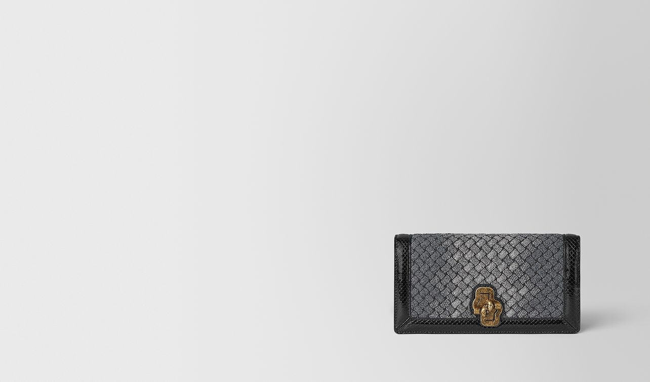 knot clutch in intrecciato knitted landing