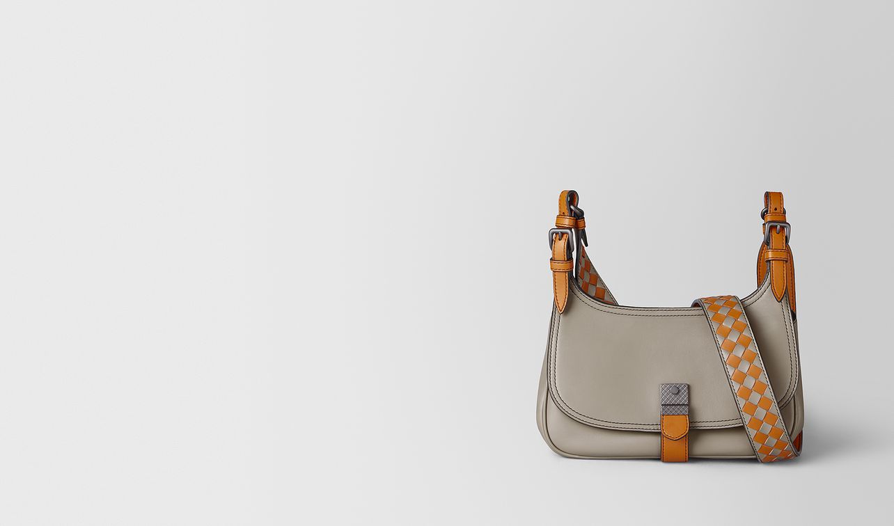 medium shoulder bag in calf landing