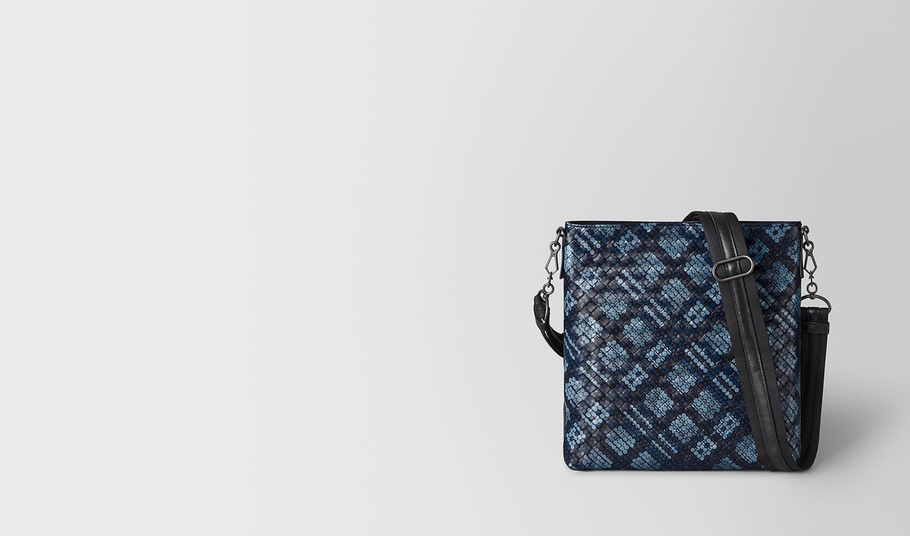 messenger bag in tartan dots landing