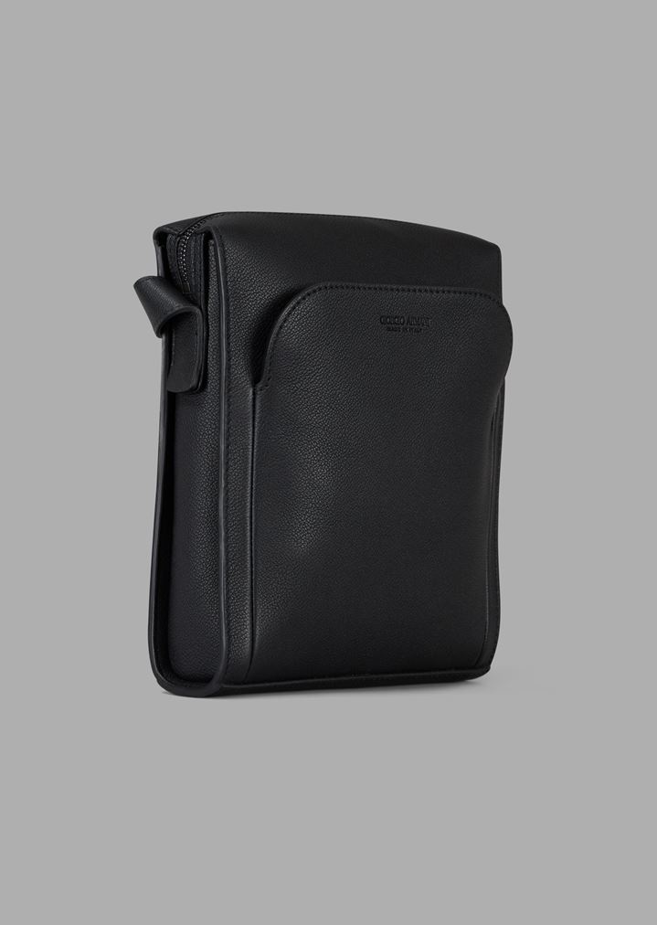 grainy-leather-shoulder-bag-with-external-pocket grainy-leather-shoulder-bag-with-external-pocket