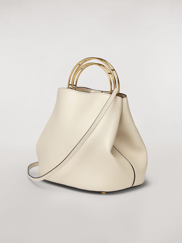 Crossbody Bag Marni Tasche PANNIER aus weißem Leder mit doppeltem, goldfarbenem Metall-Tragegriff Damen