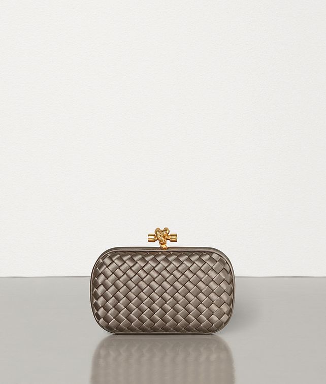 BOTTEGA VENETA KNOT IN INTRECCIATO IMPERO Clutch Woman fp