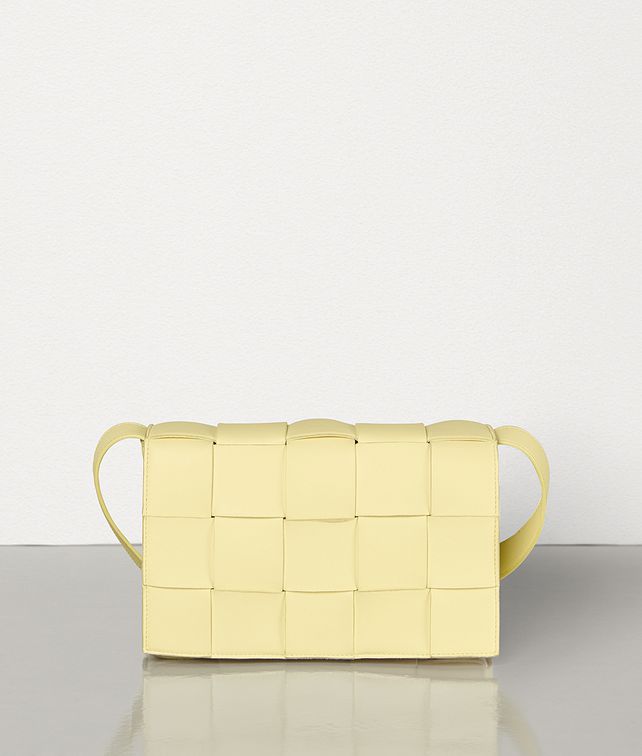 BOTTEGA VENETA BORSA CASSETTE IN MAXI INTRECCIO Borsa cross-body e marsupio Donna fp