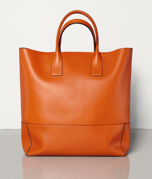 BOTTEGA VENETA MEDIUM TOTE IN FRENCH CALFSKIN Tote Bag Man fp