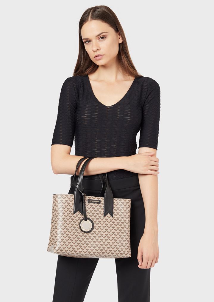 bolso-de-mano-con-monogramas-por-toda-la-superficie bolso-de-mano-con-monogramas-por-toda-la-superficie