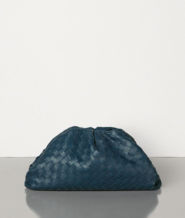 BOTTEGA VENETA THE POUCH IN MAXI INTRECCIO Clutch Woman fp