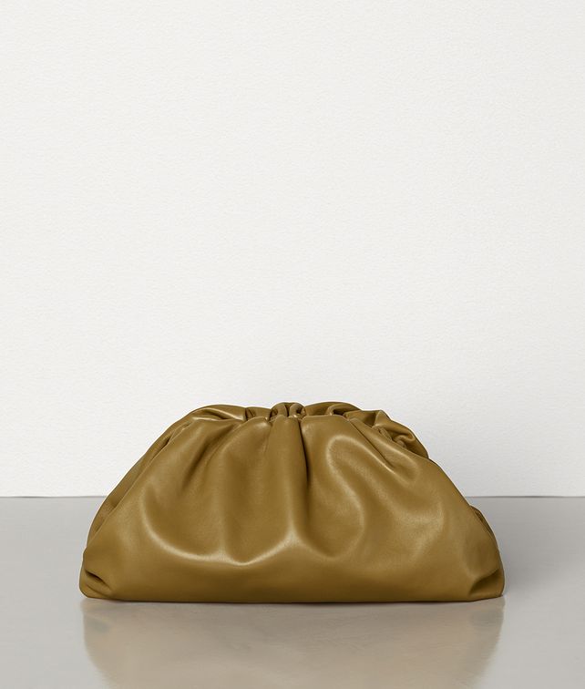 BOTTEGA VENETA THE POUCH IN CALFSKIN Clutch Woman fp