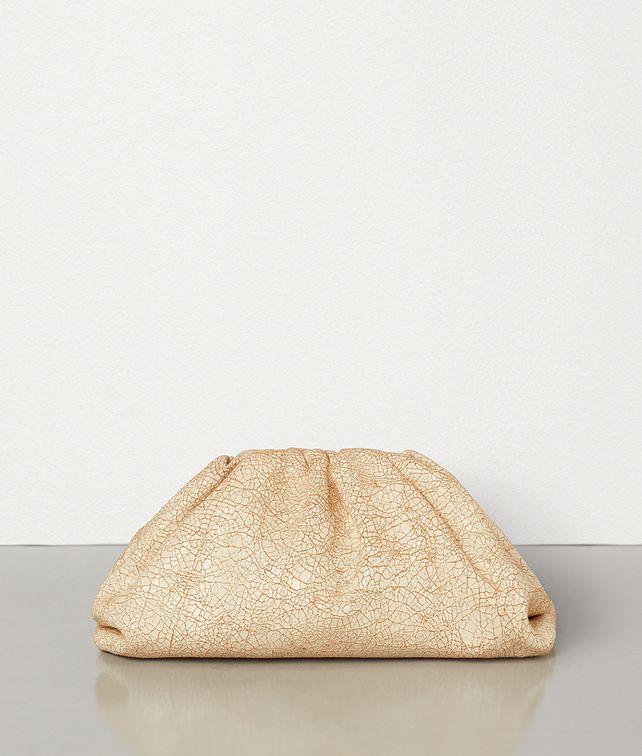 BOTTEGA VENETA THE POUCH IN CRAQUELÉ Clutch Woman fp