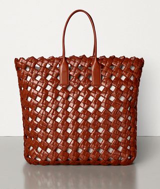 TOTE IN PAPER CALFSKIN